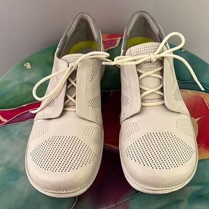 Clarks Unstructured Leather Walking Shoe